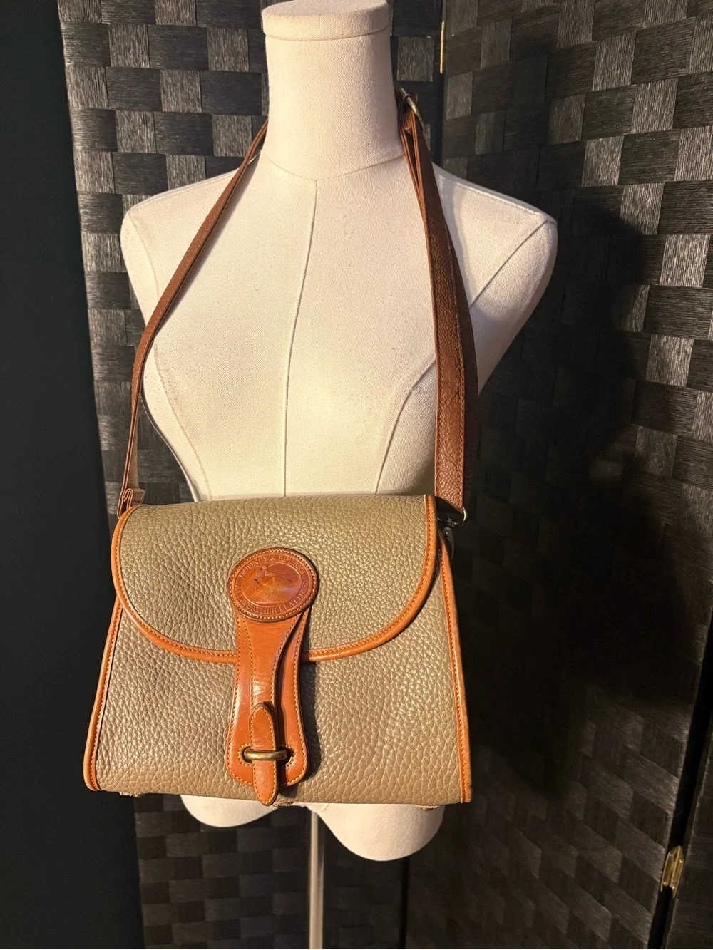 Vintage Dooney & Bourke Essex Crossbody Bag Taupe AWL British Tan Flap Medium
